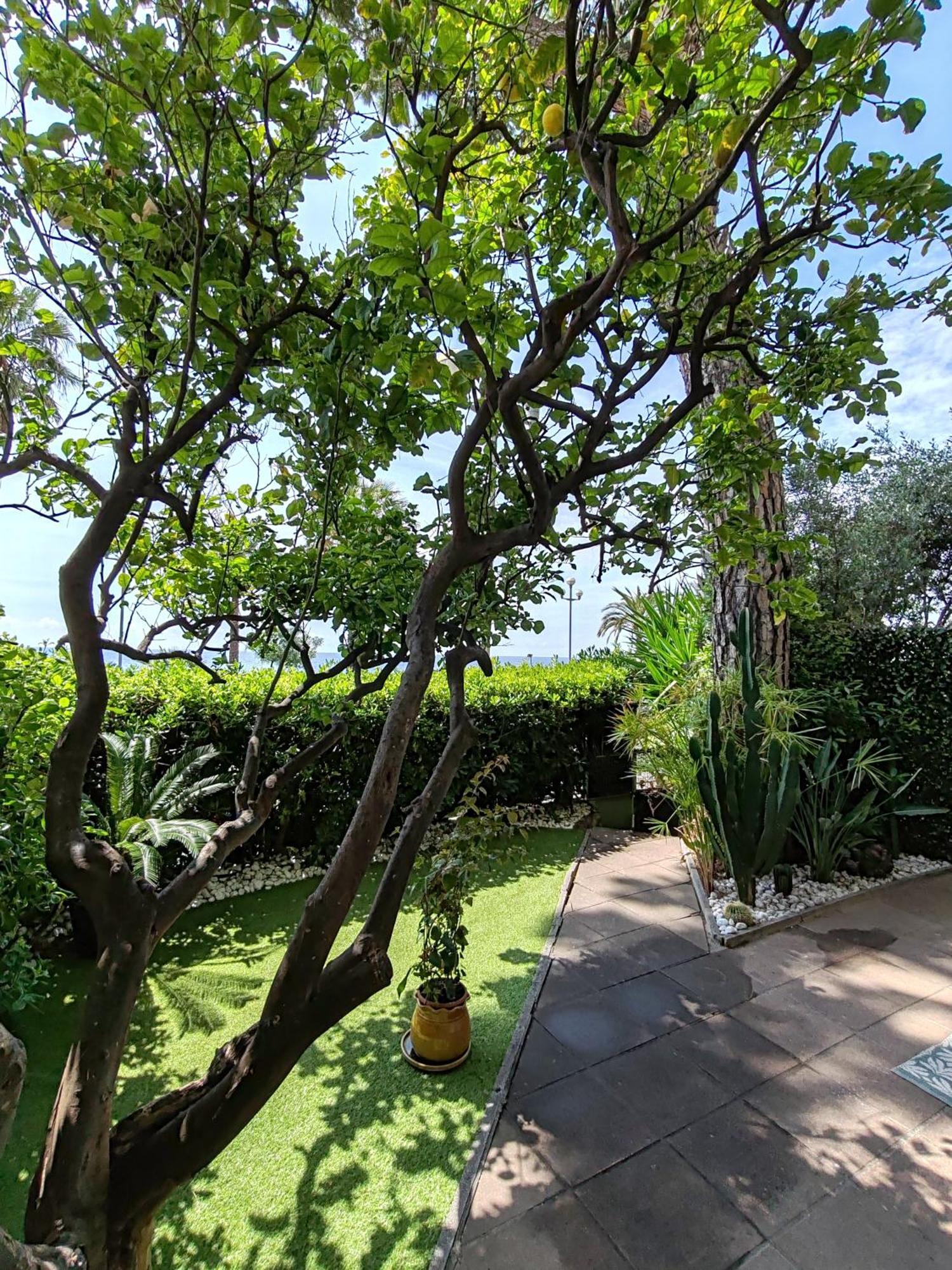 Garden Atlantide Promenade Apartment Nisa Exterior foto